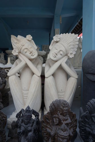 Steinfiguren Bali 'Welcome' in verschiedenen Größen